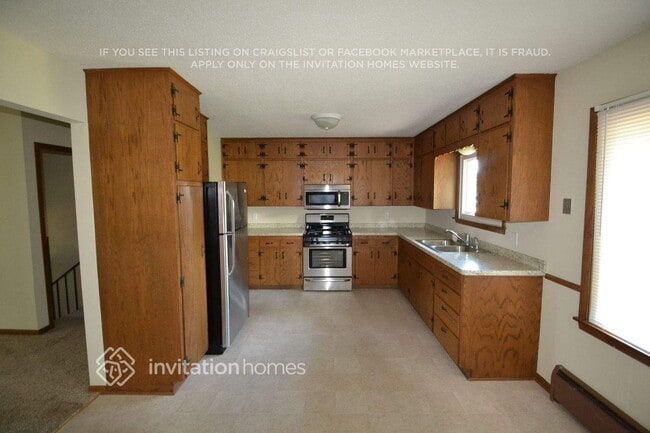 Photo - 1115 Madison St S