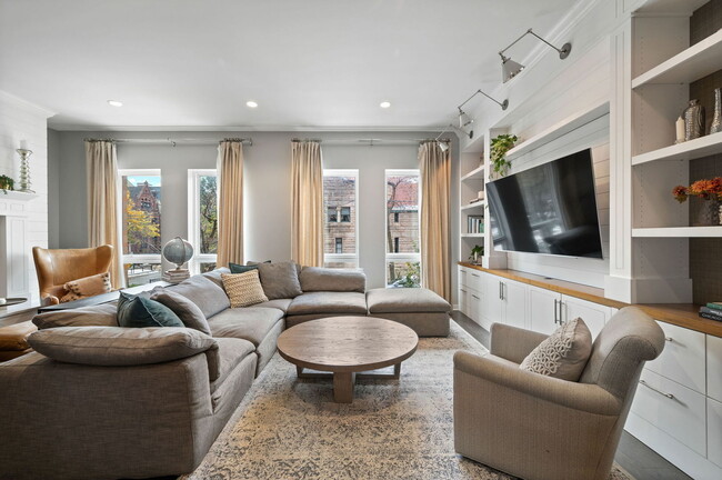 Photo - 232 E 18th St