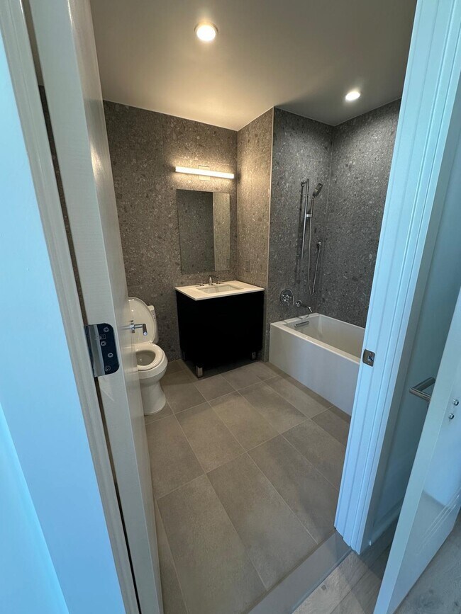 Photo - 10 Provost St Unidad 1809