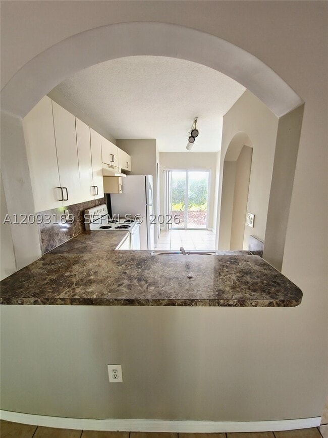 990 NE 33rd Terrace Unit 102