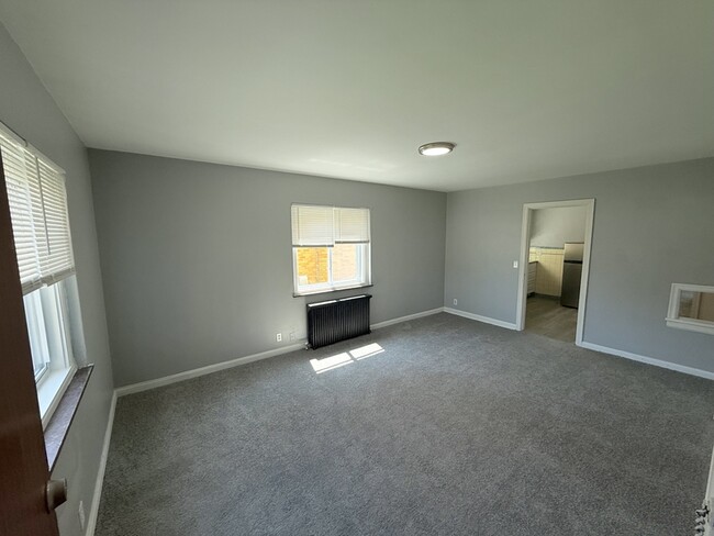 Photo - 3135 Mozart Ave Condo