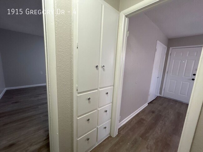 Photo - 1915 Gregory Dr Apartamento Unidad 4