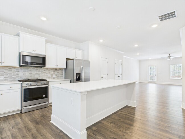 Photo - 3 Bed, 3.5 Bath, Finished Basement room, 2 car garage, walkable to Woodstock Middle and High scho...