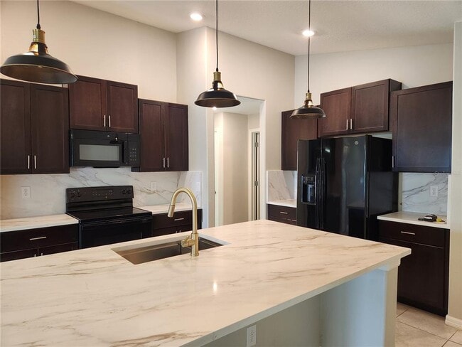 Photo - 872 Olive Conch St