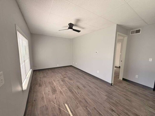 Photo - 2254 S Riverside Dr