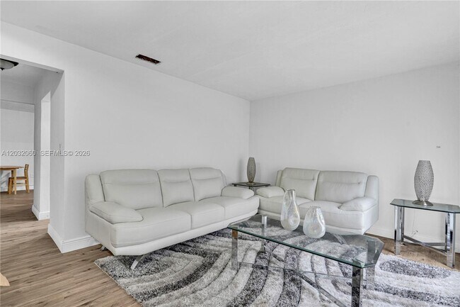 Photo - 2790 NW 196th St