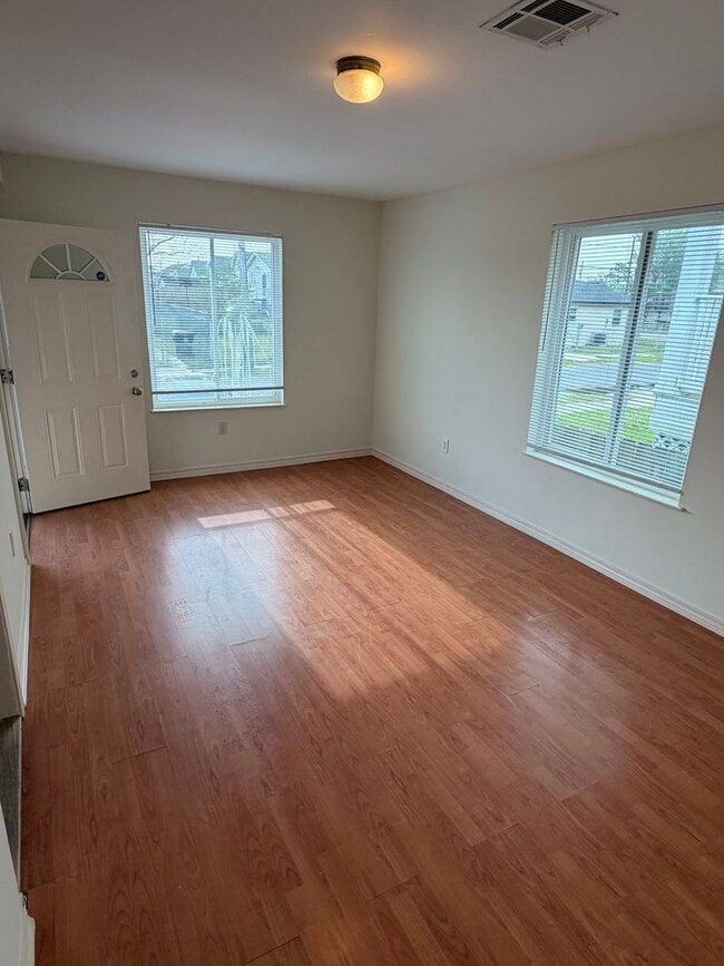 Photo - Large 2/3BD AND 2 FULL BATHS