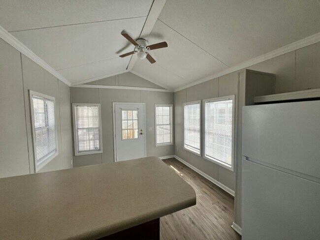 Photo - 1113 Chicago Bulls St