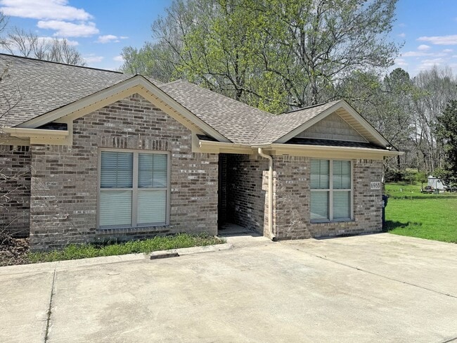 Photo - 698 Mulberry Rd