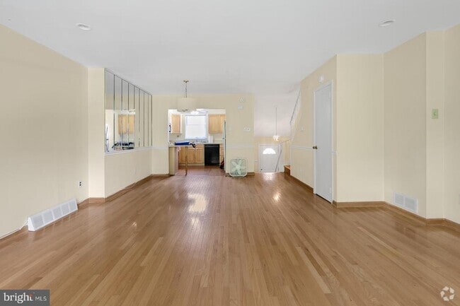 Building Photo - 6736 Emlen St Rental