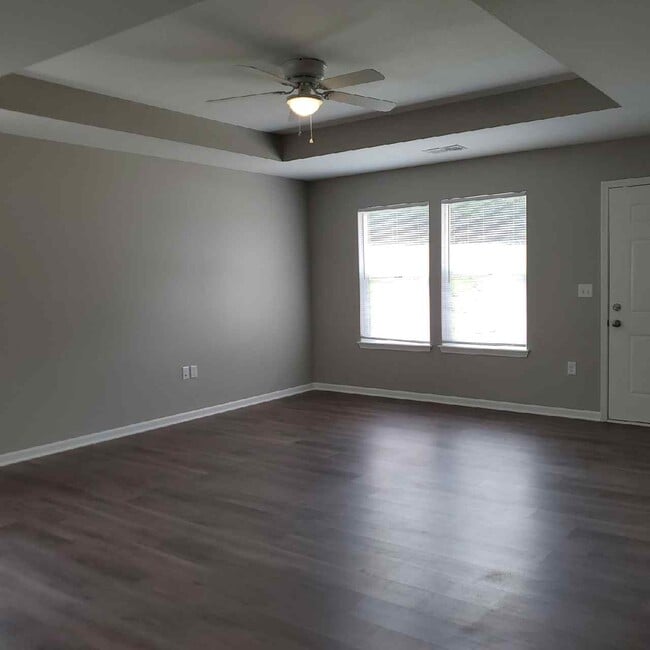 Photo - 897 W Gay St