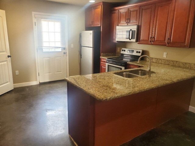 Photo - 312 W School St