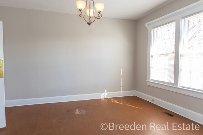 Photo - 702 W Union St