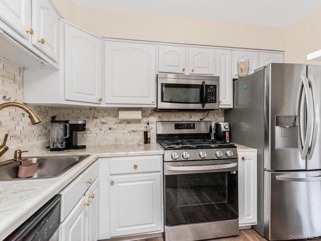 Building Photo - 380 N Broadway Unit C4