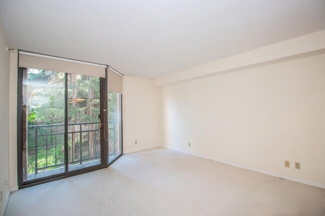 Photo - 101 Lombard St