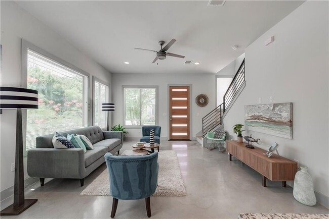 Living Room - 900 Banister Ln Unit H