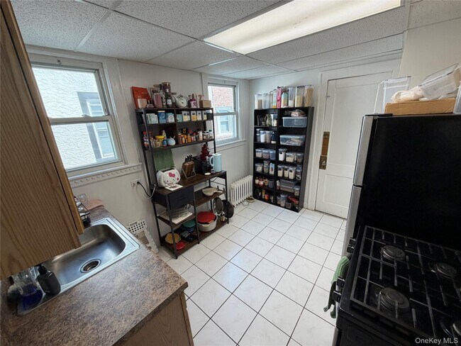 527 W Beech St Unit 1
