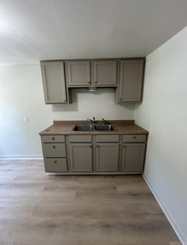 Photo - 1008 Kavanaugh Blvd Unidad 5