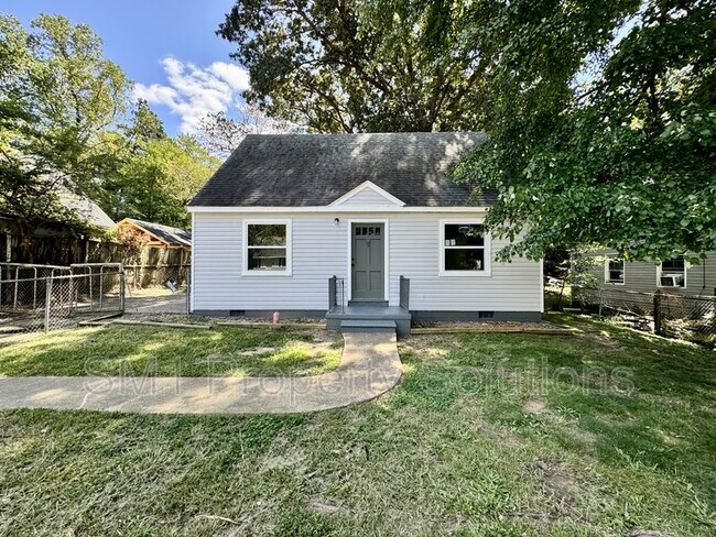 Photo - 1020 Nancy Ln SE