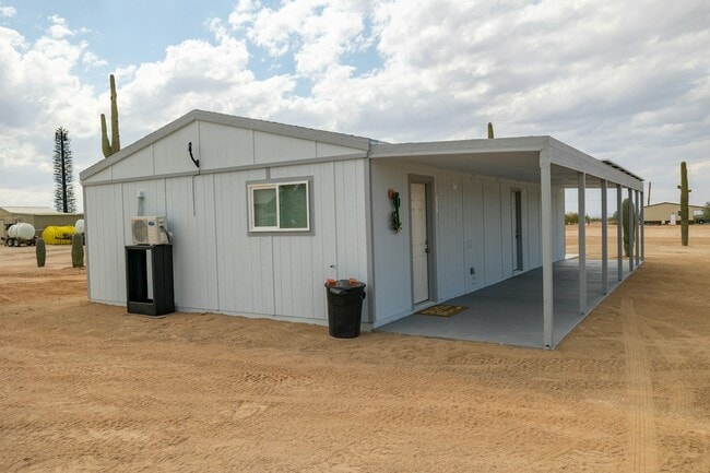 Building Photo - 27038 E Lucia Dr Unit Studio I