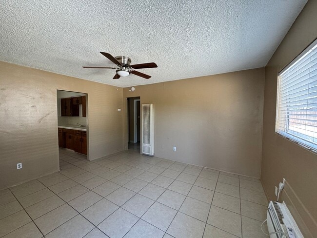 Photo - 210 E Harding Ave Unit B