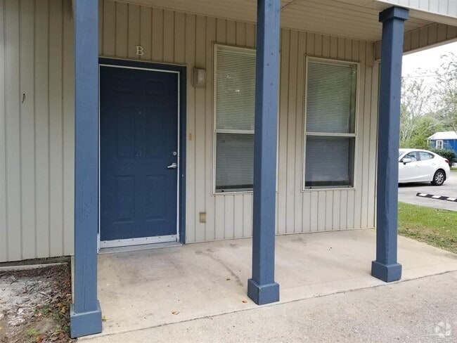 Building Photo - 5016 Lillian Hwy Rental
