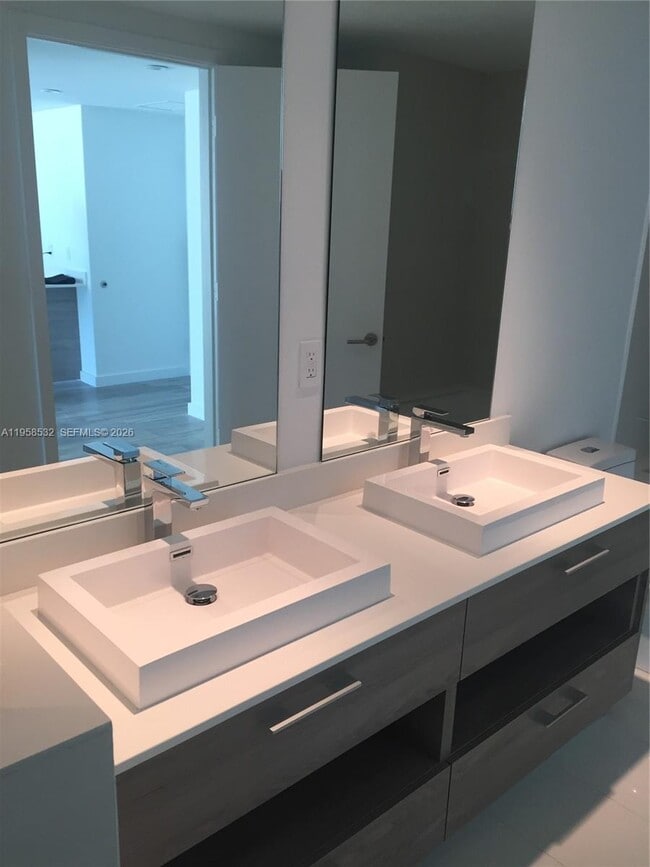 Photo - 1300 S Miami Ave Unidad 2804