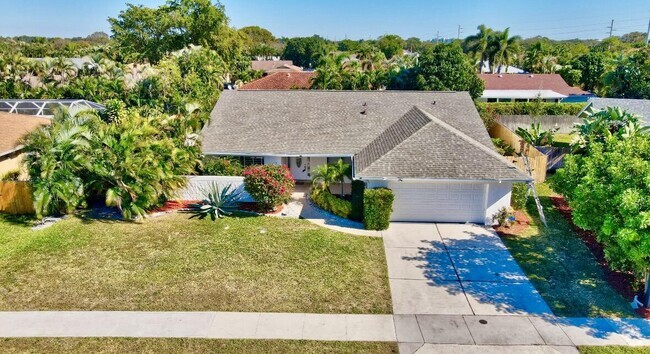Building Photo - 17768 Maplewood Dr Rental