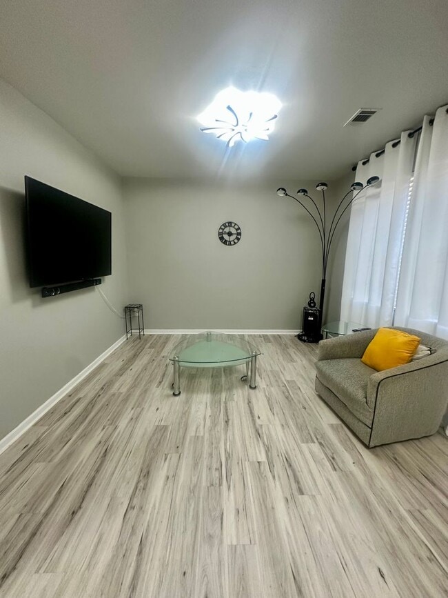 Photo - 201 Flowing Meadows Dr