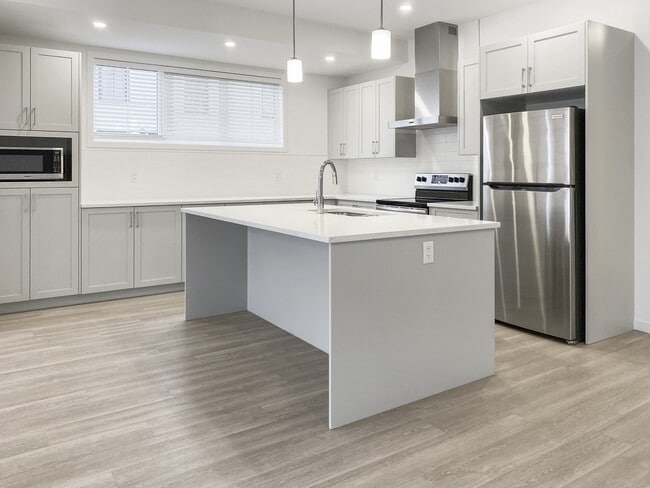 Building Photo - 679 SouthPoint Heath SW