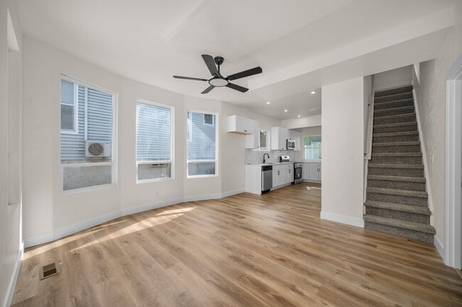 Building Photo - New Updated 3 Bed 2 Bath Lower South Hill Home!