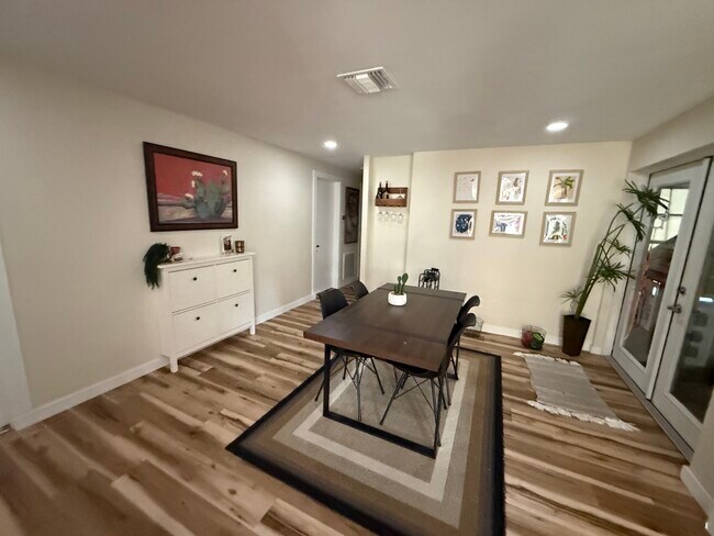 Photo - 1388 Rose St