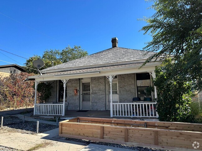 Building Photo - Historic Helper Cottage Rental