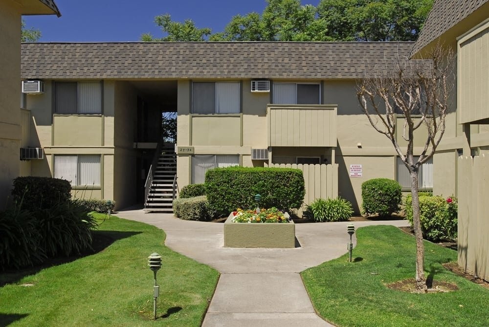 Photo - 7007 Inglewood Ave