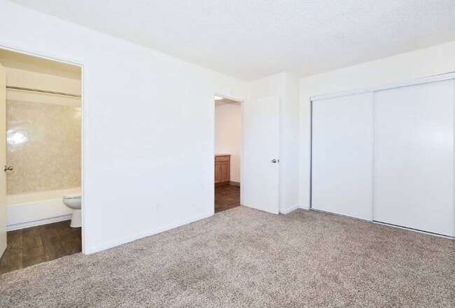 Photo - 3055 SE 20th Ave Unit 3055