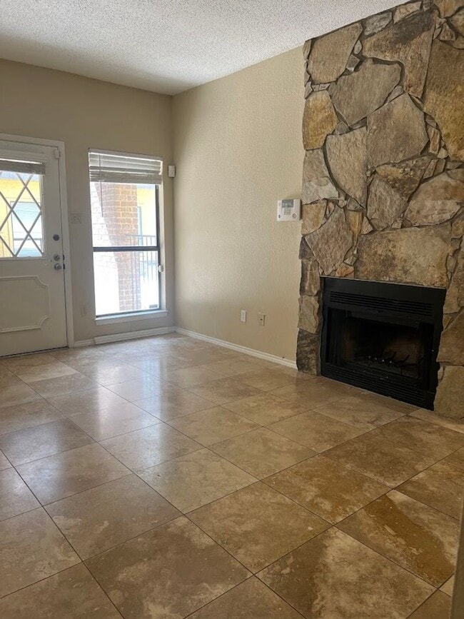 Photo - K225 - Croix #121 Unit 121