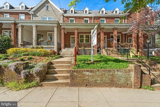 Photo - 3905 W St NW Townhome