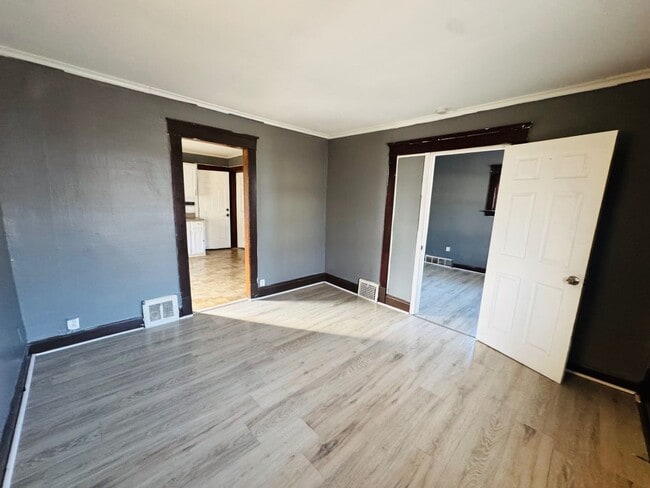 Photo - 2816 E 125th St Unidad 2