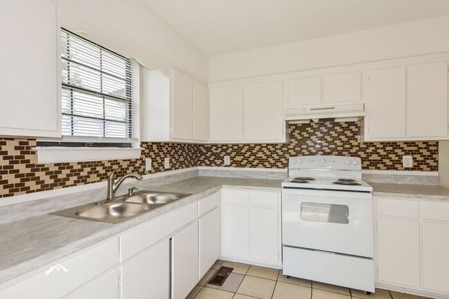 Photo - 3315 Walton Ln