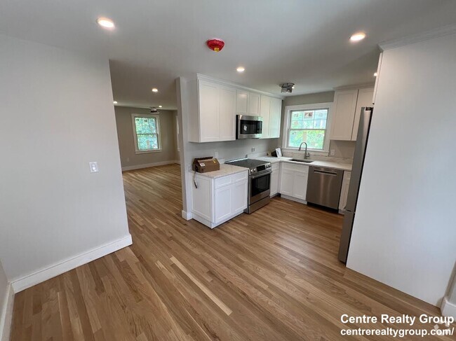 Building Photo - 1136 Walnut St Unit #1 Rental
