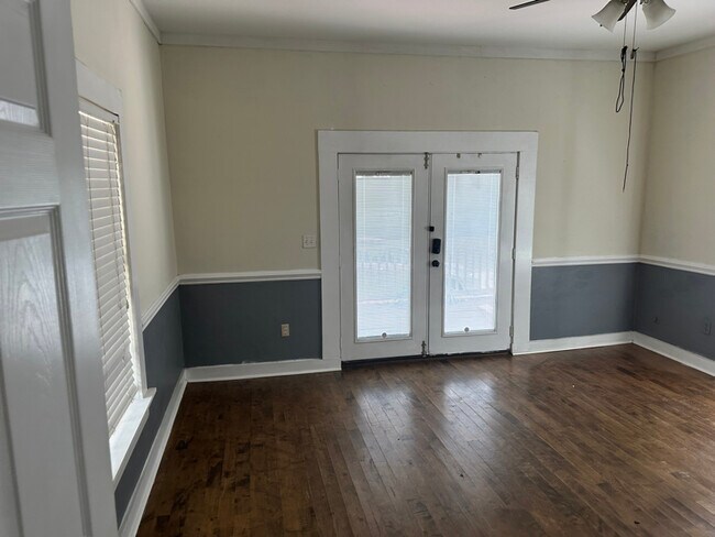 24 Palmer St Unit A (Room B)