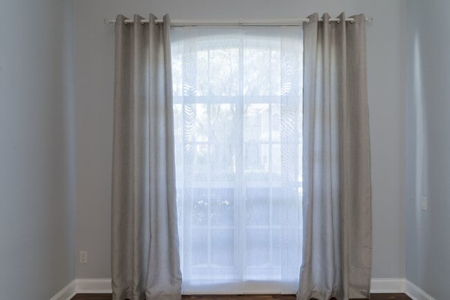 Photo - Beautiful 4/2 home Located on a tree lined street in the gate of country club community of the Hu...