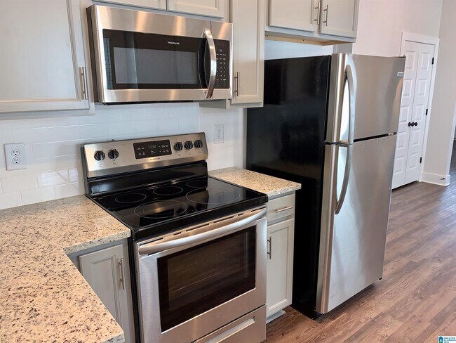 Photo - 1281 Shades Terrace