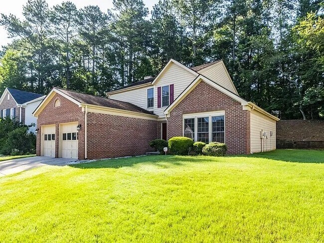 Photo - 4947 Clubgreen Summit