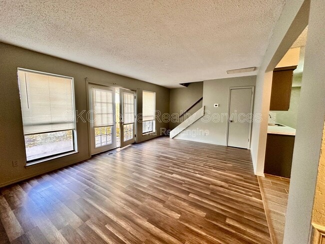 Photo - 8712 Rayburn Ave