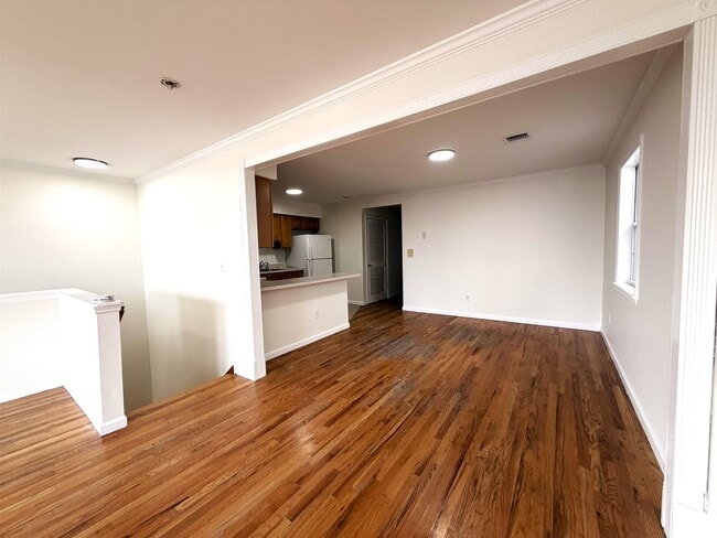 Photo - 325 Arlington Ave Apartment Unit 1