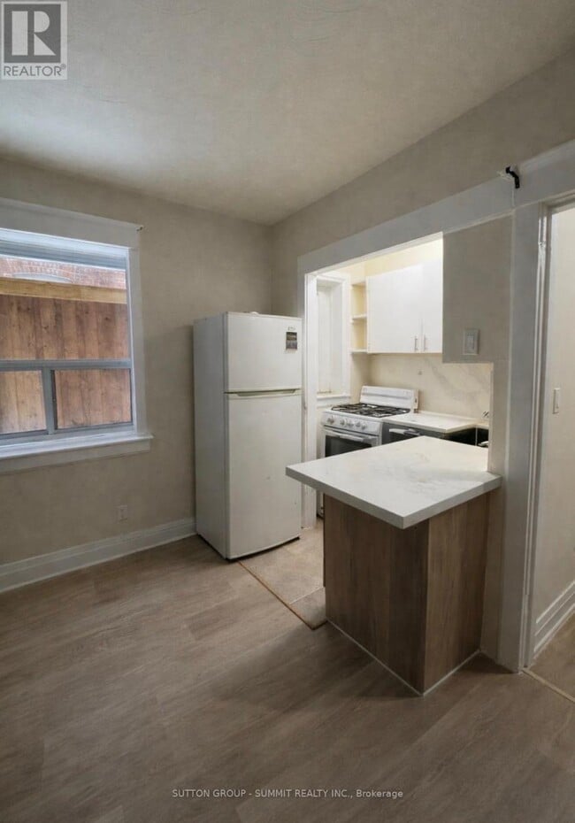 Photo - 98 Vaughan Rd Unit 106