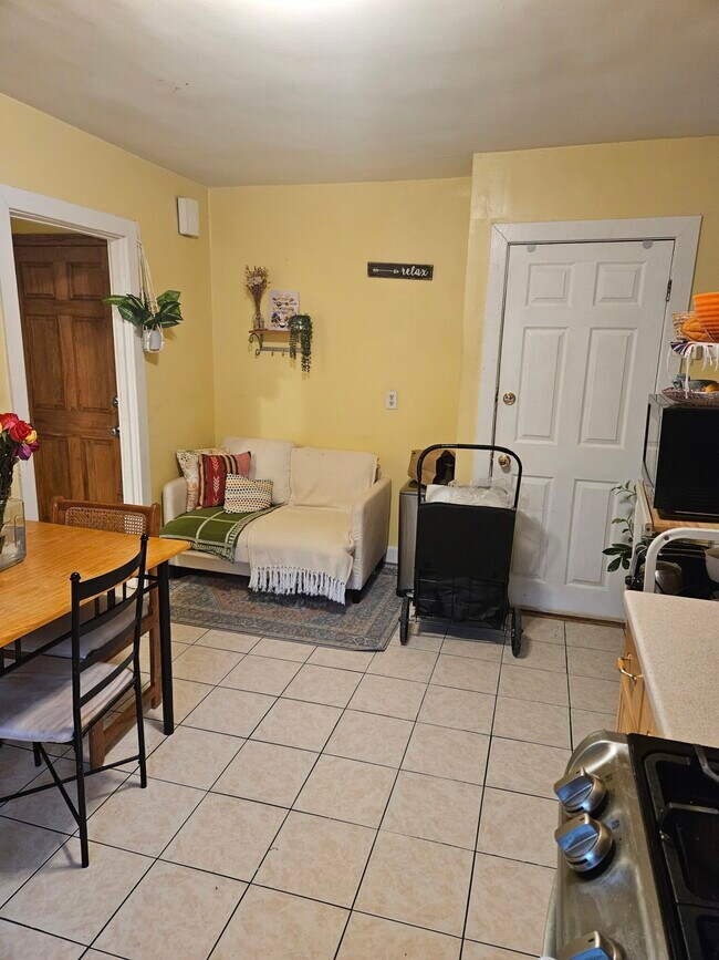 Photo - 12 Brock St Unit #4