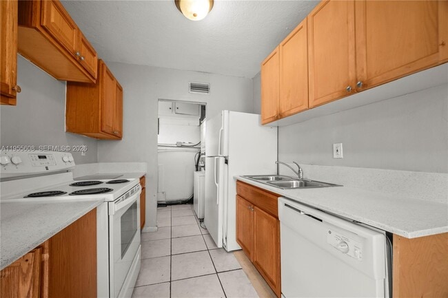 Photo - 701 N 70th Ave