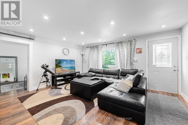 Photo - 749 Happy Vale Dr